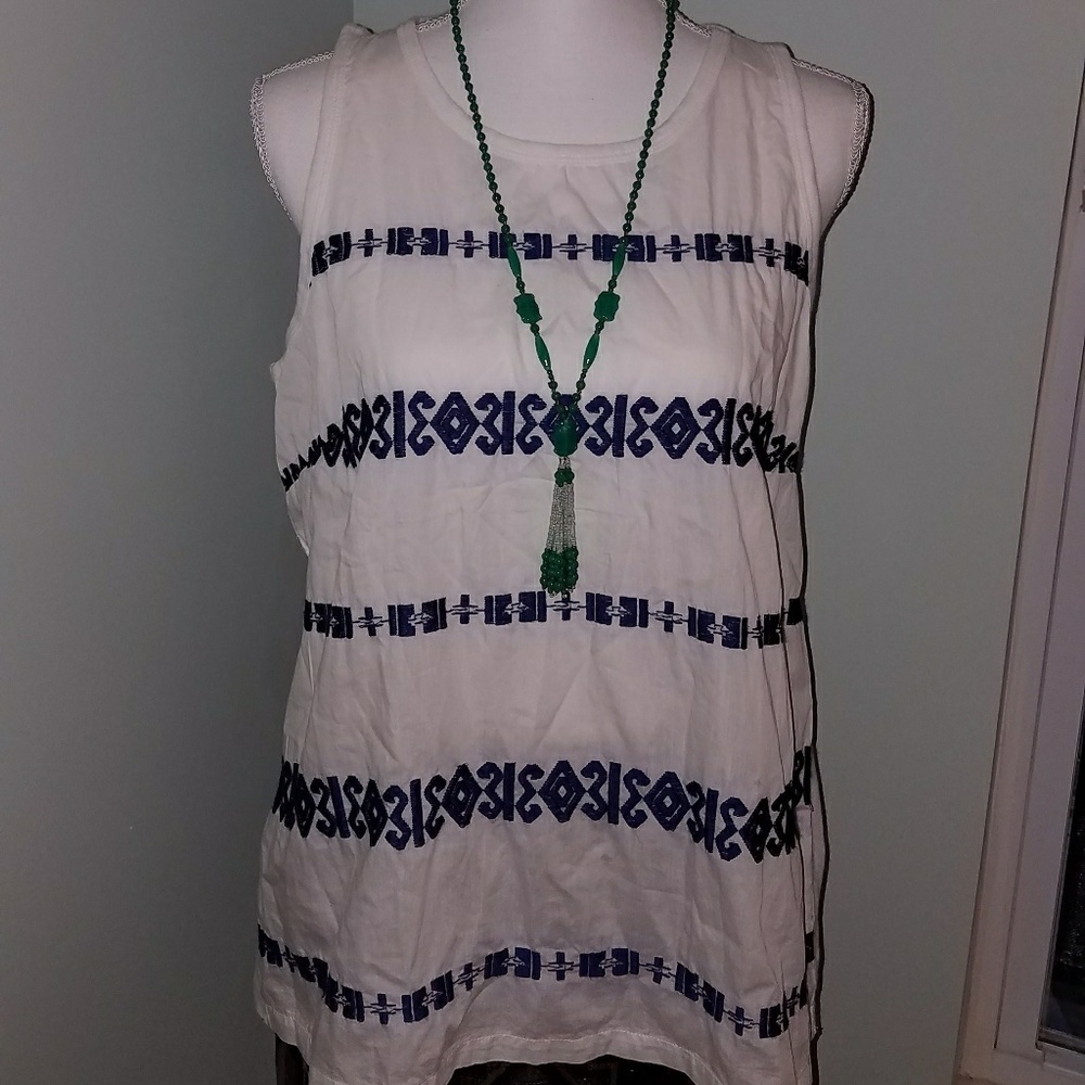 Ann Taylor Loft White & Navy Embroidered Tank Size L NWT